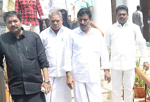 ஸ்மார்ட் மின் மீட்டர் விவகாரம்; அ.தி.மு.க. வெளிநடப்பு