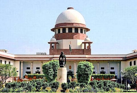 தமிழில் நீட் தேர்வு எழுதிய மாணவர்களுக்கு 196 கருணை மதிப்பெண் வழங்க வேண்டும் என்ற உத்தரவுக்கு தடை