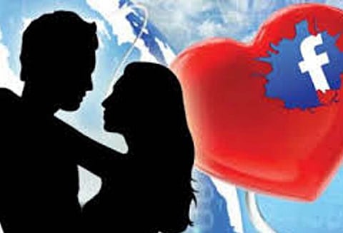 பேஸ்புக் காதலால் ரோட்டில் பிச்சை எடுத்த 11ஆம் வகுப்பு மாணவி