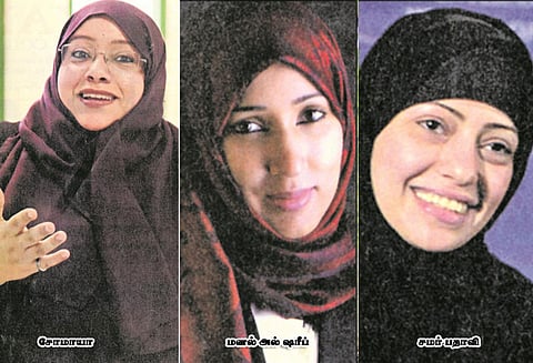 போராட்டக்களத்தில் புன்னகைப் பூக்கள்