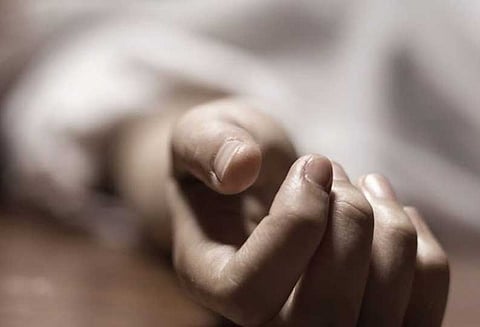 ஆரணியில் ஓய்வு பெற்ற ரெயில்வே அதிகாரி லாரி மோதி பலி