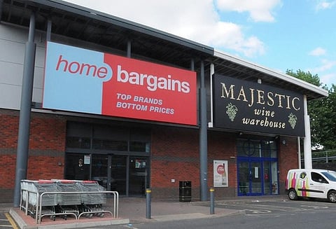 இங்கிலாந்தில் 3 வயது சிறுவன் மீது ஆசிட் வீச்சு தாக்குதல்; 5 பேர் மீது குற்றச்சாட்டு பதிவு