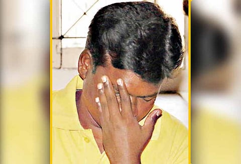 லஞ்சம் வாங்கிய கருவூலத்துறை கண்காணிப்பாளர் கைது