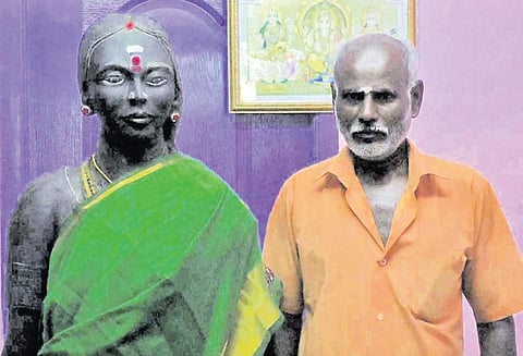 செங்கல்பட்டு அருகே மனைவிக்கு சிலை வைத்து வழிபடும் கணவர்