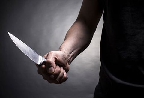 கத்திமுனையில் வாலிபரிடம் பணம் பறித்த அண்ணன், தம்பி கைது