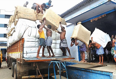 திருப்பூர் மாவட்டத்தில் லாரிகள் ஓடத்தொடங்கின - தொழில்துறையினர் மகிழ்ச்சி