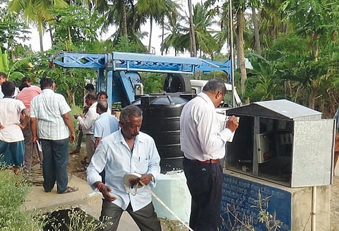 ஆழ்துளை கிணறுகள் அமைத்ததில் முறைகேடு புகார் லஞ்ச ஒழிப்பு போலீசார் விசாரணை