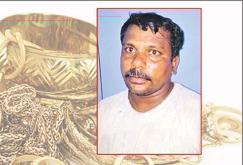 ஓய்வுபெற்ற மின்வாரிய அதிகாரி வீட்டில் 35 பவுன் நகை-பணம் திருட்டு வாலிபர் கைது