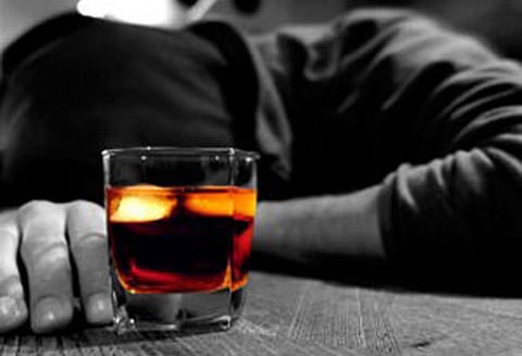 அளவுக்கு அதிகமாக மது குடித்தவர் சாவு