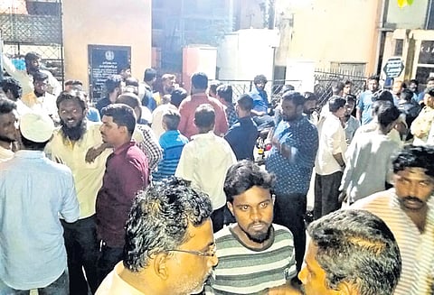 குழந்தை பெற்ற பெண்ணும் மற்றொரு ஆண் குழந்தையும் இறந்ததால் பரபரப்பு