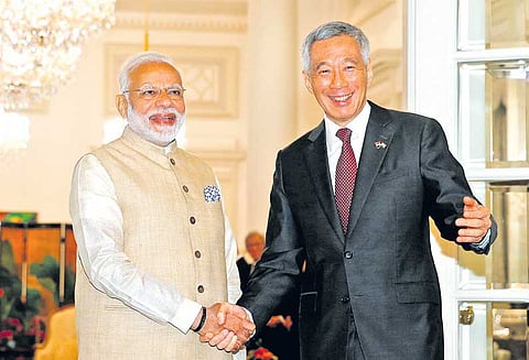 சிங்கப்பூர் பிரதமருடன் மோடி சந்திப்பு 8 ஒப்பந்தங்கள் கையெழுத்து