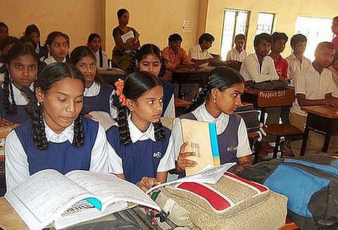 புதுச்சேரியில் கோடை விடுமுறைக்கு பின் இன்று பள்ளி கூடங்கள் திறப்பு