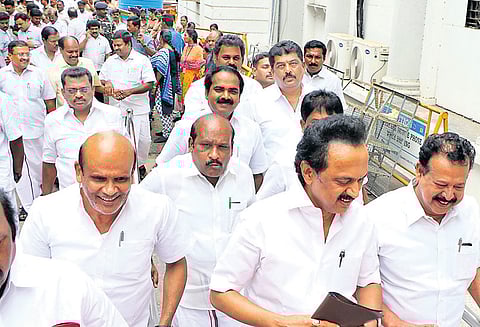 மு.க.ஸ்டாலின் பேச்சை அவைக்குறிப்பில் இருந்து நீக்கியது ஏன்? சபாநாயகர் விளக்கம்