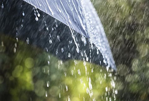 மேலடுக்கு சுழற்சி காரணமாக 3 நாட்களுக்கு மழை பெய்யும் வானிலை மைய அதிகாரி பேட்டி