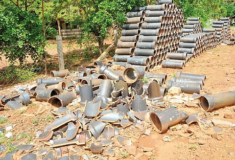 காரைக்குடி பகுதியில் பாதாள சாக்கடை திட்டப்பணி குழாய்களை உடைக்கும் மர்ம நபர்கள்