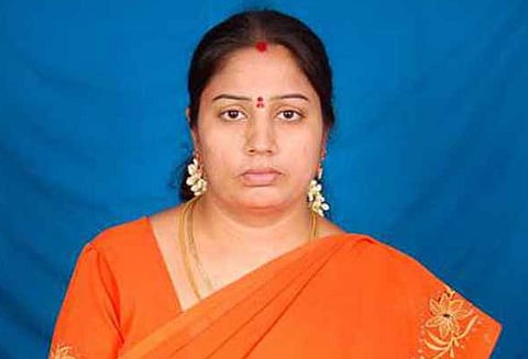 பேராசிரியை நிர்மலா தேவி விவகாரம்: சி.பி.சி.ஐ.டி. போலீசார் பதில் மனு தாக்கல் செய்ய ஐகோர்ட்டு உத்தரவு