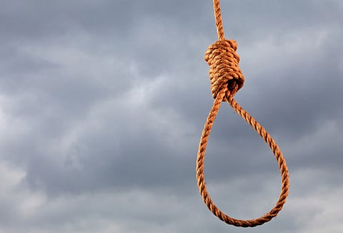 இருவேறு இடங்களில் 10-ம் வகுப்பு மாணவன், மாணவி தூக்குப்போட்டு தற்கொலை தேர்வில் எதிர்பார்த்த மதிப்பெண் கிடைக்காததால் பரிதாபம்