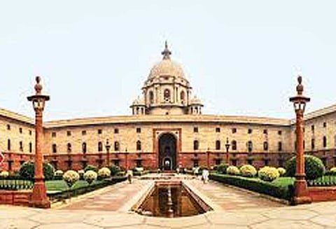 சமூக வலைத்தளங்கள் மூலம் வதந்திகள் பரப்புவதை தடுக்க மத்திய அரசு நடவடிக்கை: டெல்லியில் இன்று ஆலோசனை