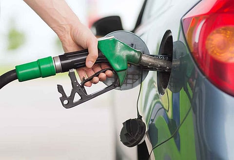 தொடர்ந்து 13-வது நாளாக பெட்ரோல், டீசல் விலை குறைப்பு