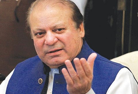 நவாஸ் ஷெரீப் மீதான ஊழல் வழக்குகளை ஒரு மாதத்தில் முடிக்க வேண்டும் - சுப்ரீம் கோர்ட்டு உத்தரவு