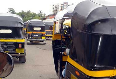 குறைந்தபட்ச ஆட்டோ கட்டணம் ரூ.20 ஆக நிர்ணயிக்க வேண்டும்