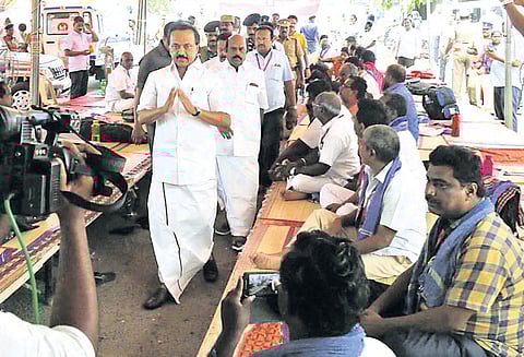 ஜாக்டோ-ஜியோ அமைப்பினர் 2-வது நாளாக உண்ணாவிரதம் மு.க.ஸ்டாலின் சந்திப்பு