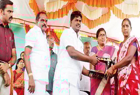 கோட்டூர் மனு நீதி நாள் முகாமில் ரூ.3 கோடி நலத்திட்ட உதவிகள் - கலெக்டர் லதா வழங்கினார்