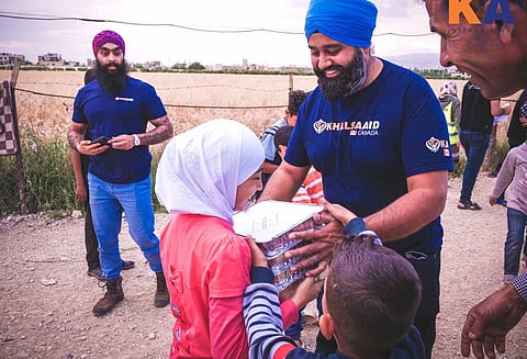 ரமலானில் 5000 சிரிய அகதிகளுக்கு இப்தார் உணவு வழங்கிய சீக்கிய தொண்டு நிறுவனம்