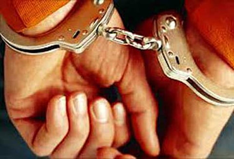 மனநிலை பாதிக்கப்பட்ட இரட்டை குழந்தைகள் கொலை தாய்மாமன் கைது