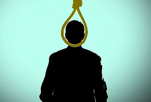 தொழில் நஷ்டம் காரணமாக டிராவல்ஸ் ஏஜென்சி உரிமையாளர் தூக்குப்போட்டு தற்கொலை