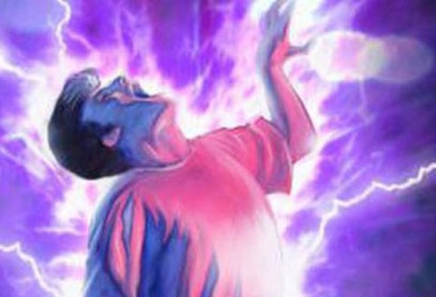 மின்சாரம் தாக்கி பட்டதாரி வாலிபர் சாவு; காப்பாற்ற முயன்றவர் படுகாயம்