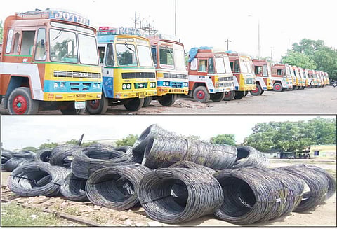 2-வது நாளாக லாரிகள் வேலைநிறுத்தம்: 200 டன் இரும்பு கம்பிகள் தேக்கம்