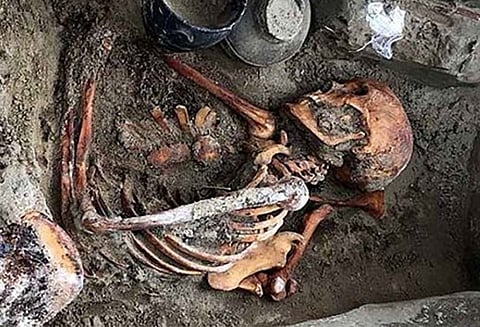 2 ஆயிரம் ஆண்டுகளுக்கு முன் கண்ணாடியுடன் புதைக்கப்பட்ட தூங்கும் அழகி கண்டு பிடிப்பு