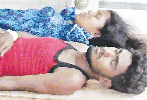 கிருஷ்ணகிரி அருகே காதல் ஜோடி விஷம் குடித்து தற்கொலை