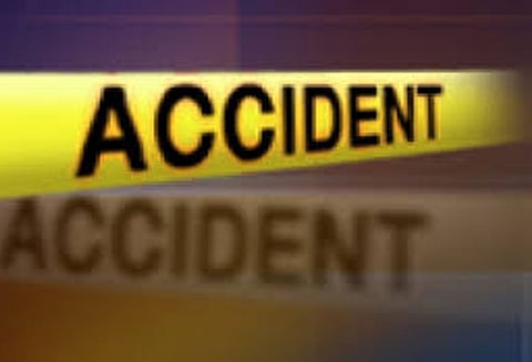 மின்கம்பத்தில் மோட்டார் சைக்கிள் மோதி விபத்து