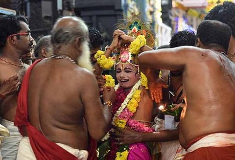 குதியோட்டம் சடங்கு குழந்தைகள் பாதுகாப்பு ஆணையம் வழக்குப்பதிவு