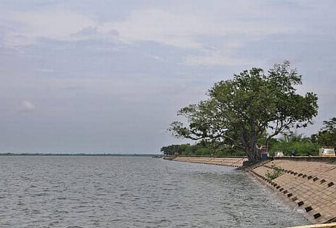 வீராணம் ஏரியின் நீர்மட்டம் குறைந்தது: சென்னைக்கு குடிநீர் அனுப்புவது வினாடிக்கு 67 கன அடியாக குறைப்பு