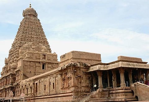 தஞ்சை பெரியகோயிலில் ரூ.100 கோடி மதிப்பிலான சிலைகள் காணாமல்போய் உள்ளது!