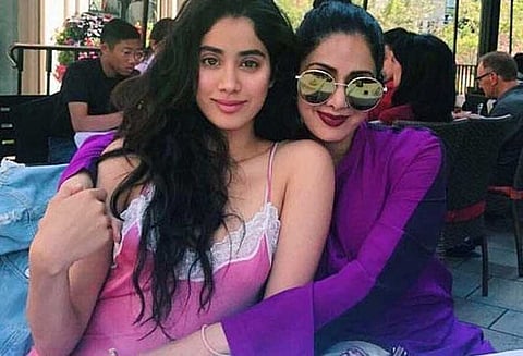 எனது பெற்றோர்களின் பாசம் தூய்மையானது, தயவு செய்து களங்கத்தை ஏற்படுத்த வேண்டாம்: ஸ்ரீதேவியின் மகள் ஜான்வி உருக்கம்