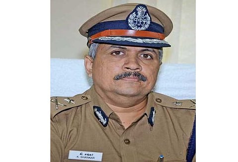 சேலம் மாநகரில் கடைகள் முன்பு கண்காணிப்பு கேமராக்கள் பொருத்த வேண்டும்