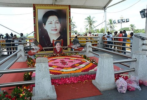 தற்கொலை செய்த ஆயுதப்படை காவலரின் உடலில் இருந்து வெளியேறிய தோட்டா எங்கே? போலீசார் விசாரணை