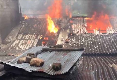 இலங்கையில் 10 நாட்களுக்கு அவசர நிலை பிரகடனம் -அமைச்சர் திஷ்ஷநாயக்க அறிவிப்பு