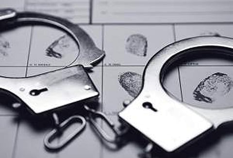 தாரமங்கலம் அருகே கோவில் திருவிழாவில் நகைகளை அபேஸ் செய்த 10 பெண்கள்