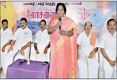 தமிழக அரசியல் வெற்றிடத்தை பா.ஜனதா நிரப்பும்: தமிழிசை சவுந்தரராஜன் பேட்டி