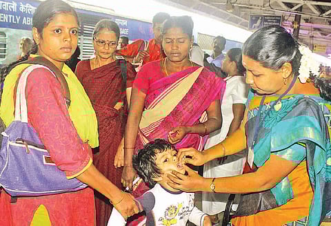 நெல்லை மாவட்டத்தில் 2–ம் கட்டமாக 2 லட்சத்து 64 ஆயிரம் குழந்தைகளுக்கு போலியோ சொட்டு மருந்து