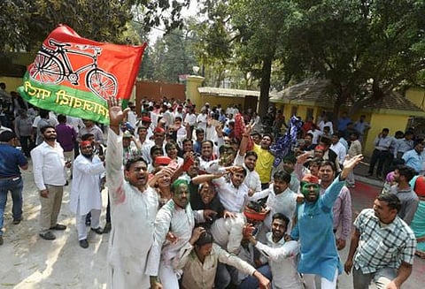 கோரக்பூர், பூல்பூர் இடைத்தேர்தல் வெற்றிக்கு மாயாவதிக்கு நன்றி கூறிய அகிலேஷ் யாதவ்