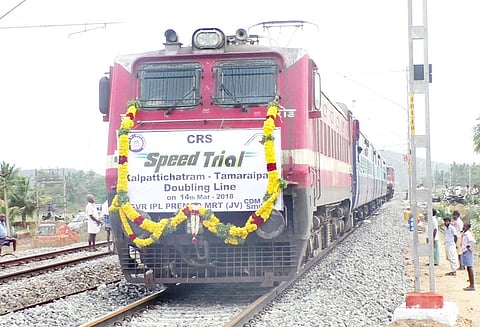 பெட்டிநாயக்கன்பட்டி முதல் தாமரைப்பாடி வரை 120 கிலோ மீட்டர் வேகத்தில் ரெயிலை இயக்கி சோதனை