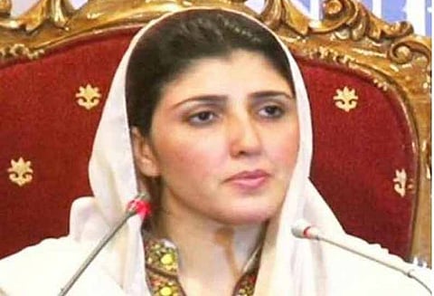 பெண் தலைவர் மீது முட்டை தக்காளி வீசிய இம்ரான் கான் கட்சியினர்