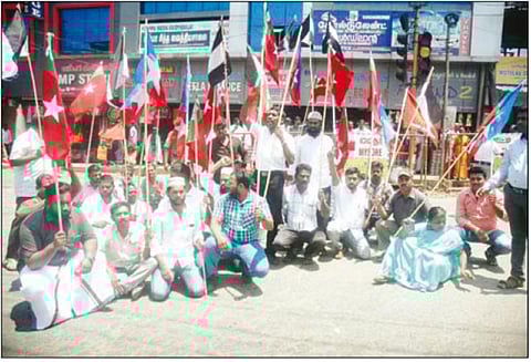 மு.க.ஸ்டாலின் கைது- ராமராஜ்ய ரத யாத்திரைக்கு எதிர்ப்பு: நீலகிரியில் அரசியல் கட்சியினர் சாலை மறியல்