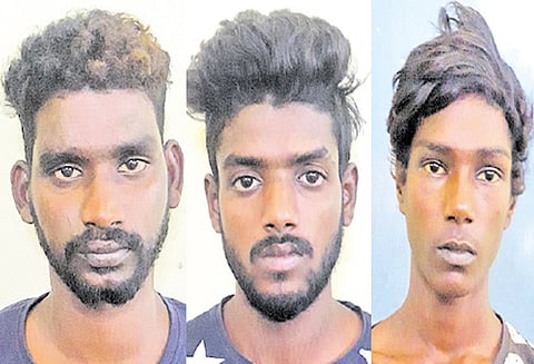 கவரைப்பேட்டை அருகே டிரைவரை தாக்கி லாரியை கடத்திய வழக்கில் 3 பேர் கைது